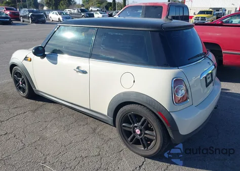 2013 Mini Hardtop Cooper z USA, uszkodzony, nr VIN WMWSU3C51DT686895